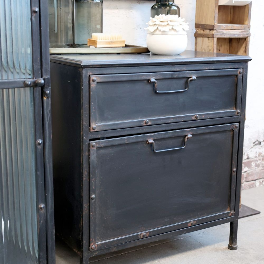 SZAFKA_STOLIK_NOCNY_KOMODAINDUSTRIALNE_CZARNE_METALOWE_MEBLE_LOFT_CHIC_ANTIQUE_POLSKA_SKLEP_DESIGNBYWOMEN